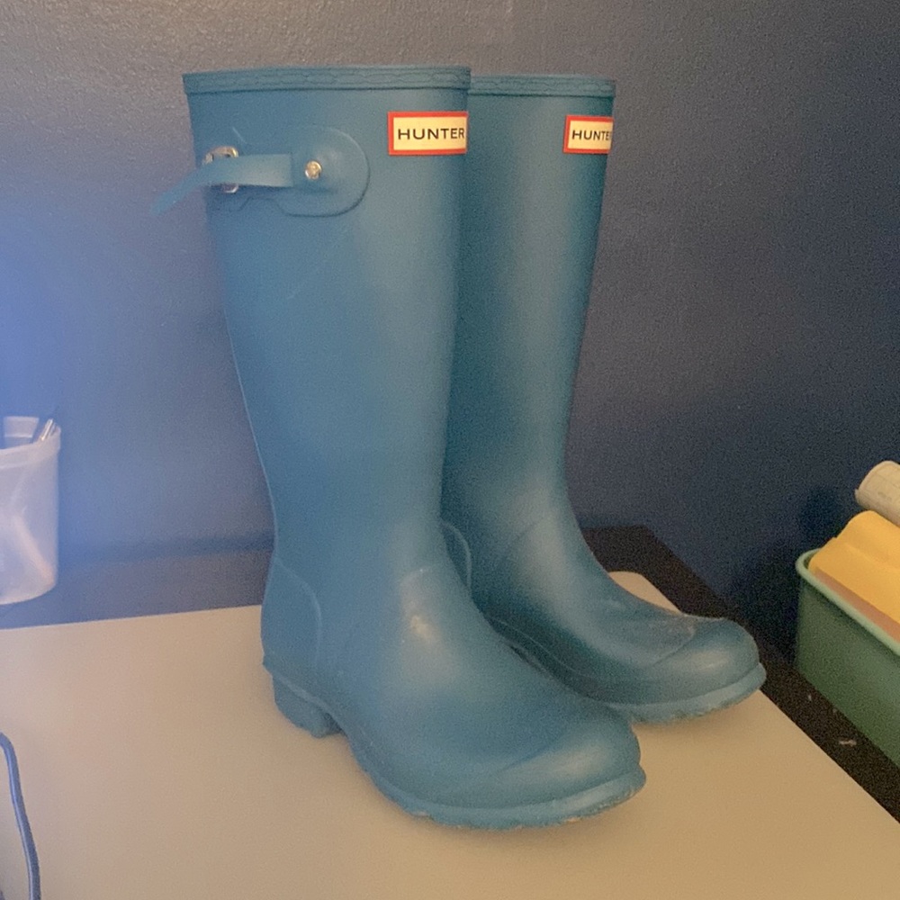Hunter boots in blue